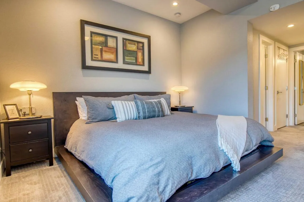Holiday home Denver Townhome With Hot Tub, Walk To Empower Field! United States