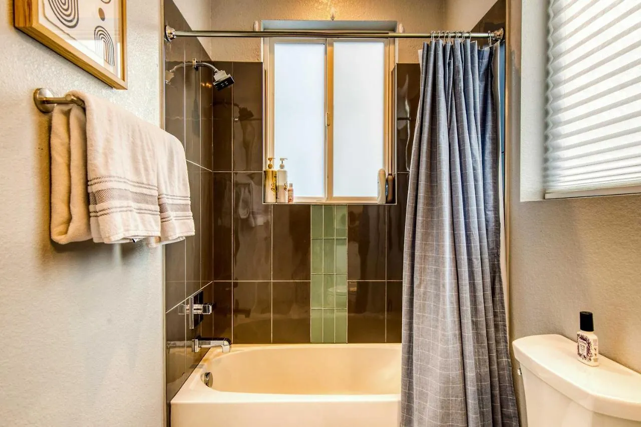 Denver Townhome With Hot Tub, Walk To Empower Field! 0*,  United States