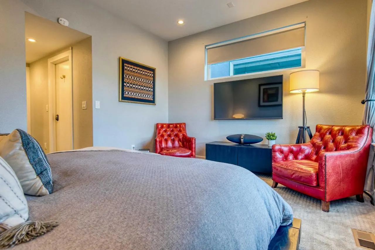 Denver Townhome With Hot Tub, Walk To Empower Field! 0*,  United States